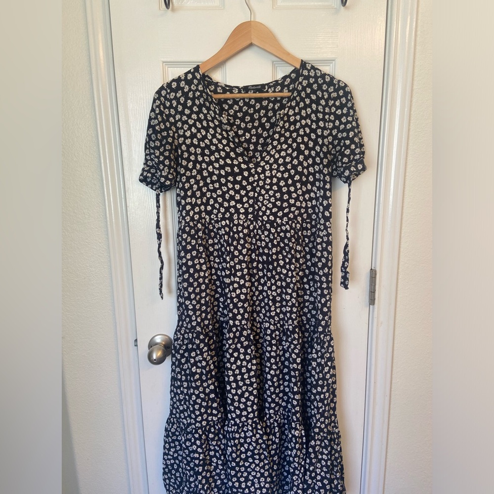 Madewell Black and White Tie Sleeve Floral Midi Dress